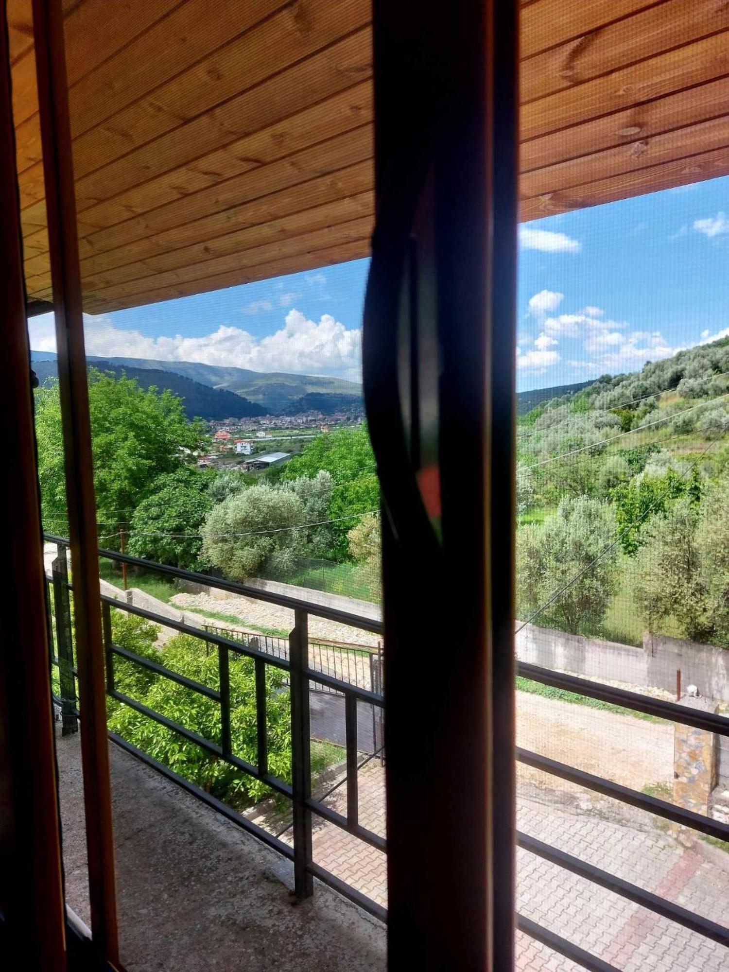 Guest House Xhaferaj Berat Exterior photo