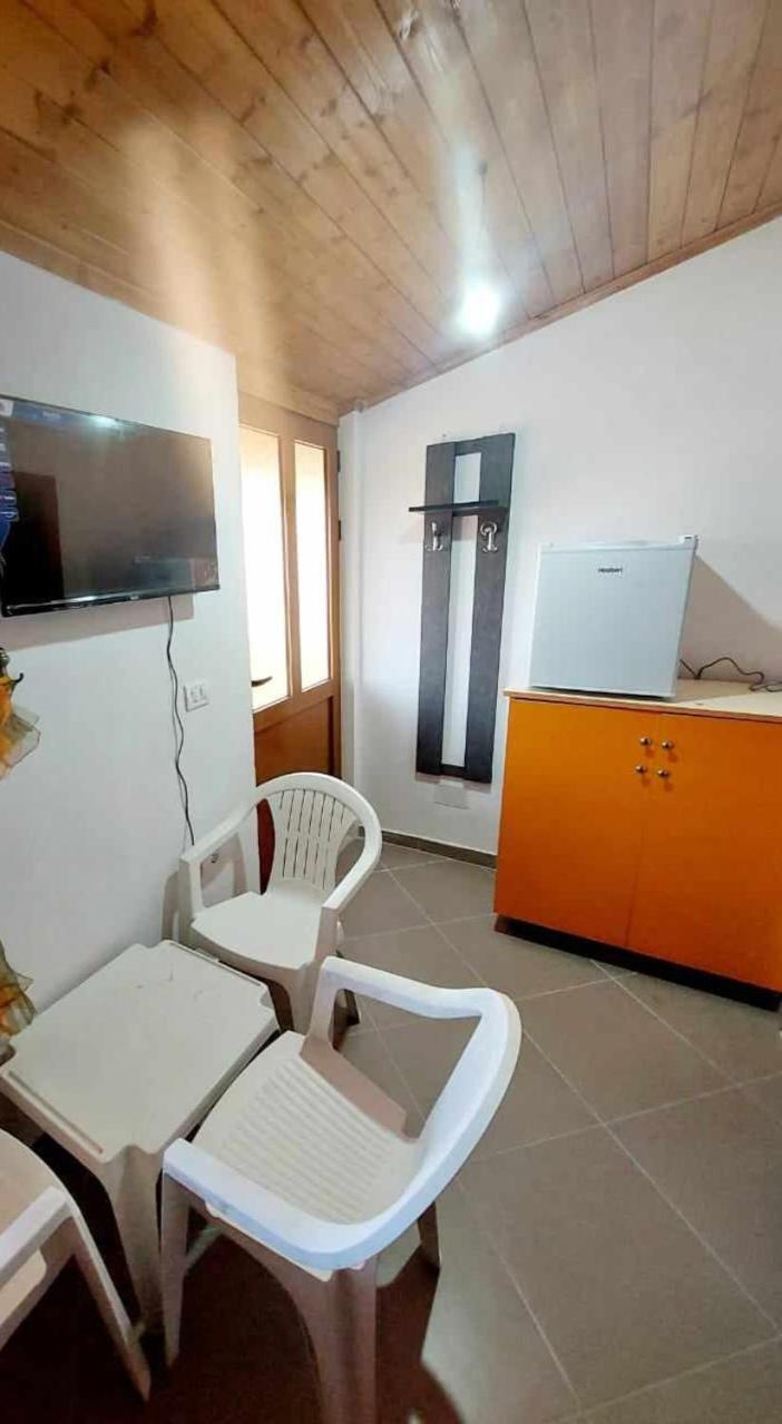 Guest House Xhaferaj Berat Room photo